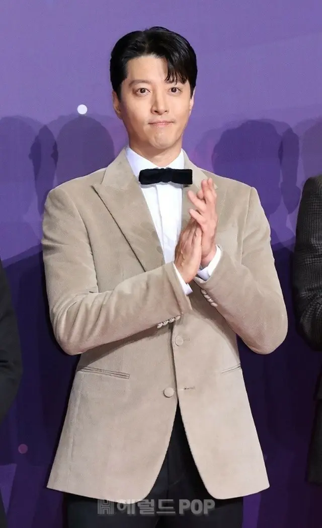 俳優・ドンゴン、済州にカフェオープン…“一段とよくなった姿でお返しします”