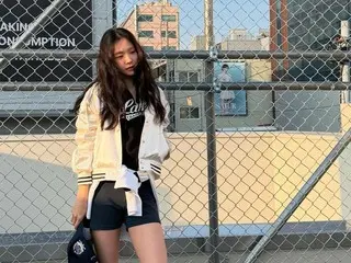 孙娜恩（前Apink成员），“11位数的腿部线条”+完美的腹肌...“我很好”