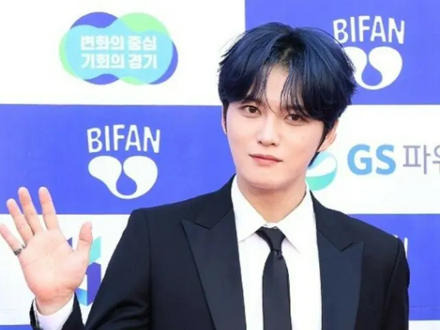 J-JUN谈私生饭带来的伤害……“他们为了看我的脸，撞我的车，造成事故”