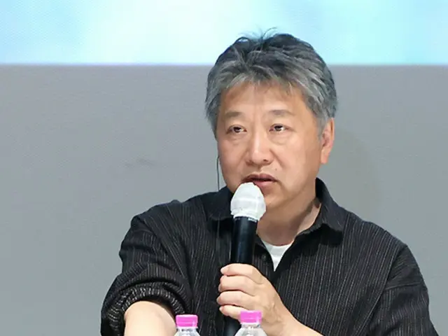 [照片] 是枝裕和导演出席在韩国举办的“特别展”……宋康昊、李柱延等人也出席