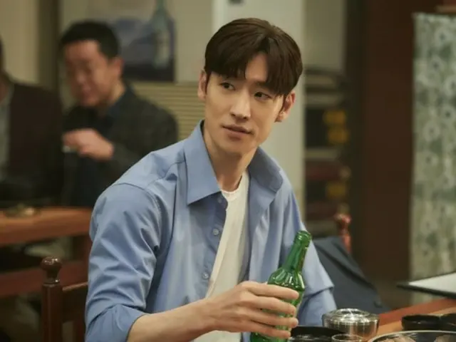 映画「焼酎戦争」ユ・ヘジン＆イ・ジェフン、近づくお酒の席をキャッチ…スチール公開01