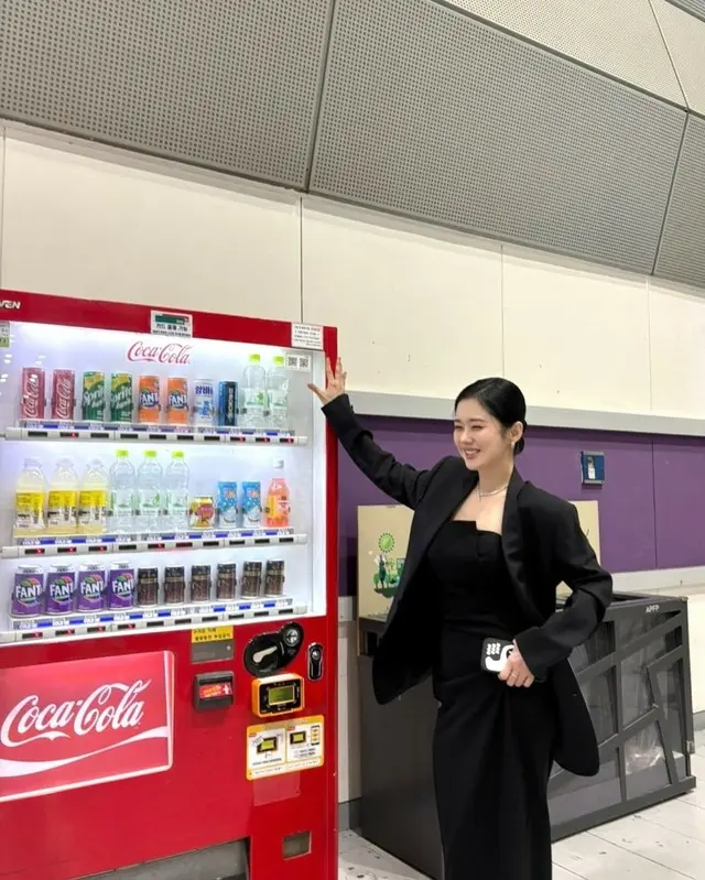 女優チャン・ナラ、美しいドレス姿...「グッドパートナー」チームと再会
