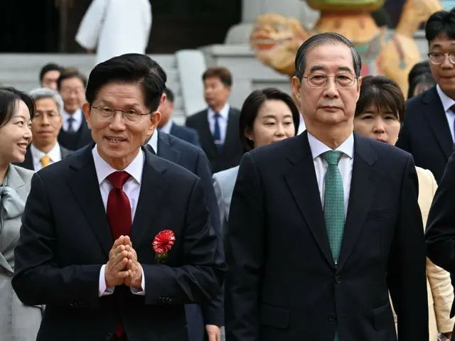 以无党派身份参选的前国务总理韩德洙与执政党正式候选人会面……他们会“团结”吗？ = 韩国