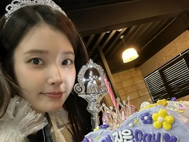 IU 穿“公主装”过生日，可爱照片火爆
