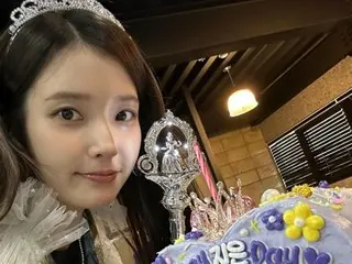 IU 穿“公主装”过生日，可爱照片火爆