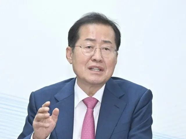 洪准杓会见执政党特使…“绝不会与民主党联手”=韩国