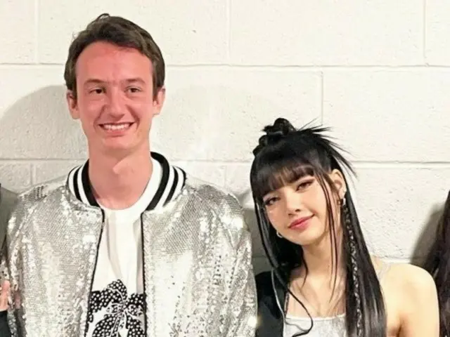 「BLACKPINK」LISA、“財閥彼氏”と堂々デート