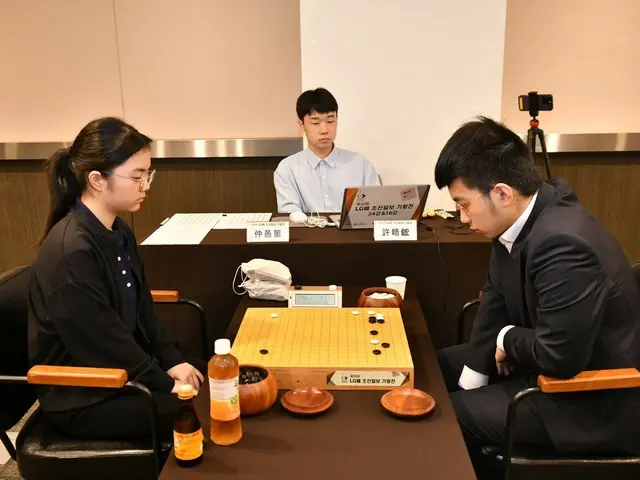 一力亮（九段）晋级 LG 杯朝鲜日报围棋王者赛四分之一决赛，中村堇（四段）和井山雄太（九段）则以微弱差距落败