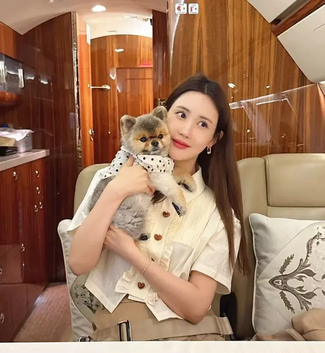 女優イ・ダヘがチャーター機のレビューを残した。