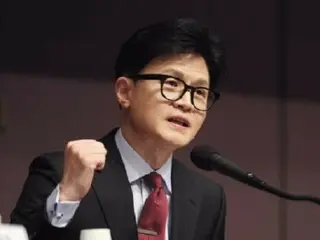 曾与金文洙一起竞选总统的国民力量前代表韩东勋表示，“必须明确区分戒严辩护派和选举舞弊阴谋论”（韩国）