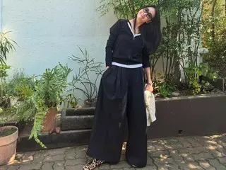 演员崔智友牵着6岁的女儿去西村……女儿已经长到妈妈的一半大小了