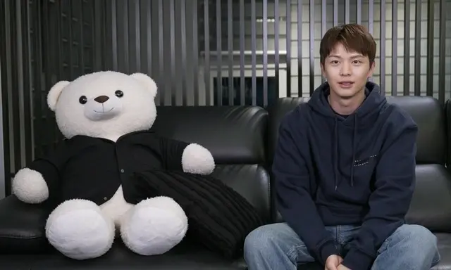 「シングル男のハッピーライフ」ユク・ソンジェ（BTOB）、ひとり暮らし8年目“ブラック信者”のインテリアに驚き…「洞窟に住む熊だと思う」