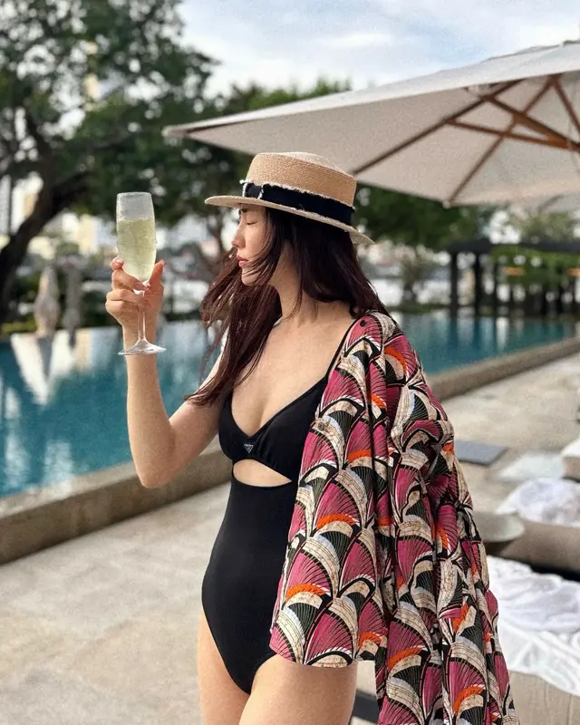 女優パク・ハソン、夫リュ・スヨンも驚く果敢な露出…水着のスタイルが「ブランド 」