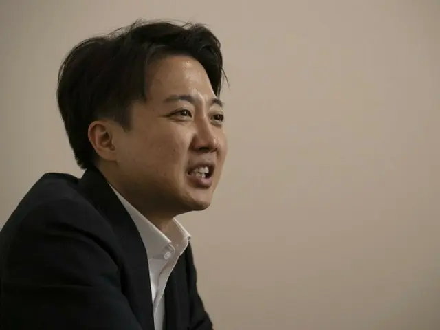 新改革党总统候选人李准锡表示，“如果你投票给金文洙，你就是在投票给前总统尹锡烈和牧师全光宪”（韩国）