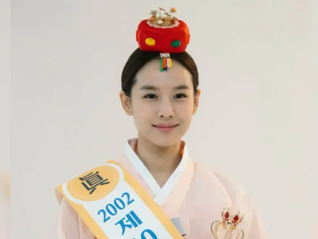 女演员赵允熙身着韩服展现美丽风采……从清纯到可爱