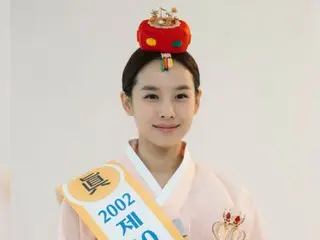 女演员赵允熙身着韩服展现美丽风采……从清纯到可爱