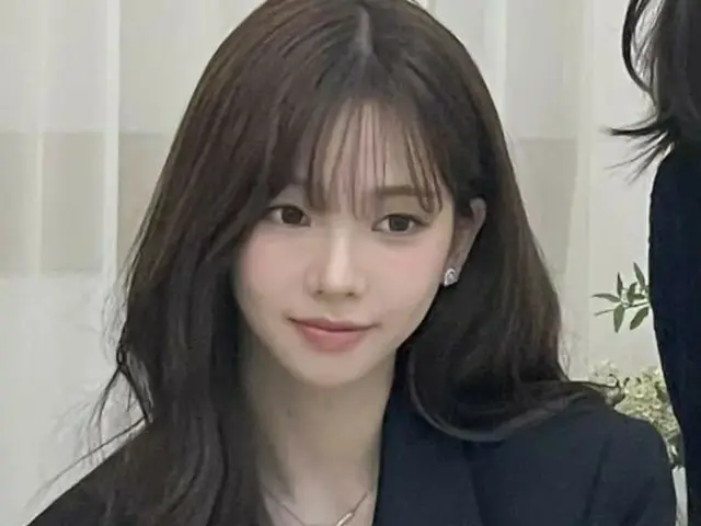 “aespa”KARINA，在姐姐的婚礼上穿西装…美貌潜力爆发的“讨厌的（？）客人”
