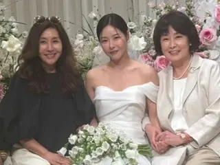 演员朴荷娜被公认为深受其他大牌明星喜爱的女演员...大牌明星倾情助阵她的婚礼
