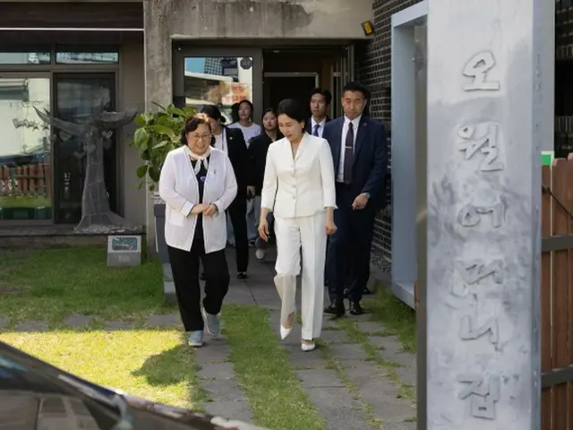 第一夫人金惠京五月时隔一个月首次回娘家……“为了履行承诺”=韩国