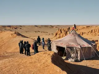 电影《哈尔滨》幕后花絮公开，玄彬等人在三个国家进行大规模拍摄，在沙漠、冰原、雪原上进行艰苦拍摄