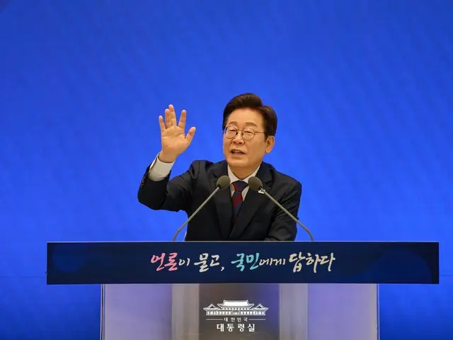 韩国总统李在明的支持率保持在60%左右