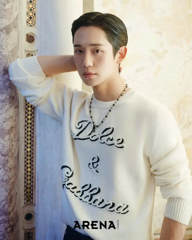 俳優チョン・ヘイン、上腕二頭筋をアピール…子犬のような顔に意外なセクシーさ04