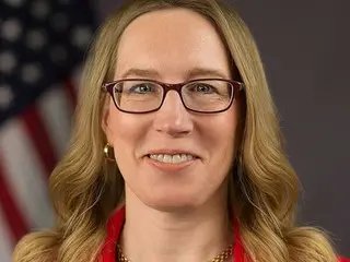 SEC CryptoMom Hester Peers：代币化证券仍然是证券