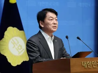会见国民力量革新委员长尹熙淑的安哲秀议员表示，“必须改变80%的党员出席党大会的规定。”（韩国）