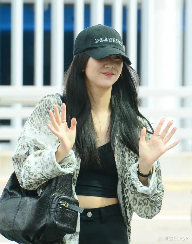 【フォト】「BLACKPINK」JENNIE＆JISOO、ワールドツアーのためパリに向けて出発4