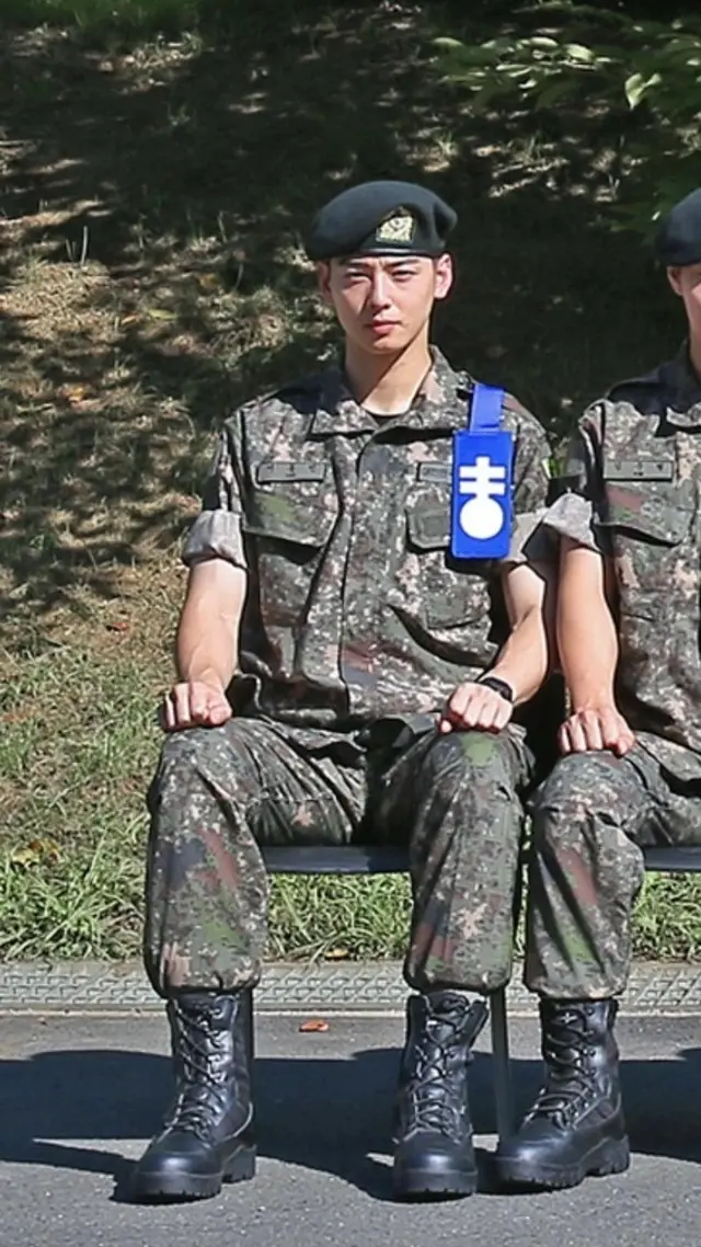 「ASTRO」チャウヌ、訓練所の近況公開…映画のような凛々しい姿