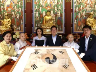 李总统参拜新干寺并宣誓民族团结