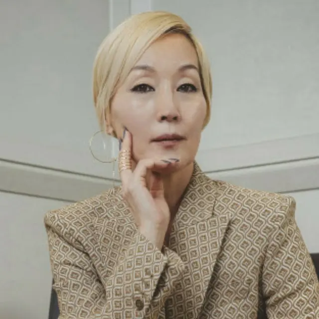 Lee Hae Young（ホン・サガン）