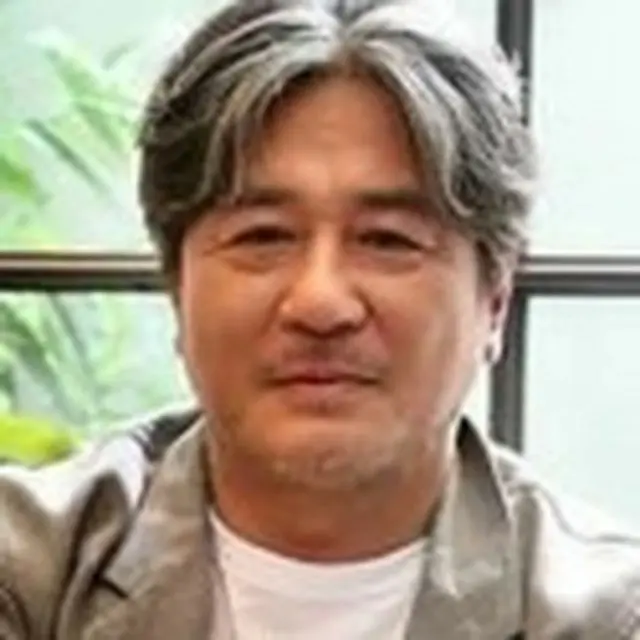 Choi Min Sik（カン課長）