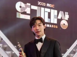 演员禹棹焕荣获MBC演技大赏大奖……“演艺圈是个很难维持的职业。”