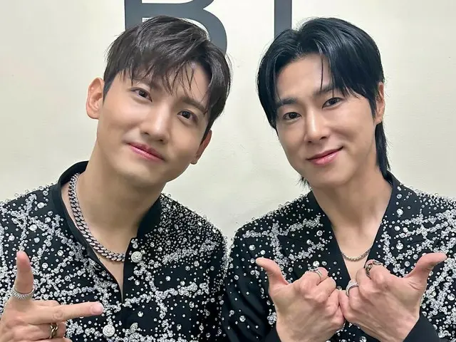 东京巨蛋“SMTOWN LIVE 2024”首日后“东方神起”笑容灿烂