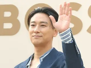 [图]演员朱智勋参加《BOSS》发表会……轻松的问候
