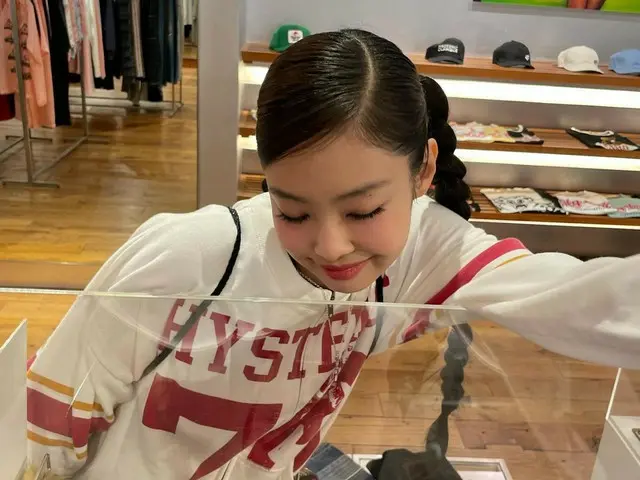 「BLACKPINK」Jennie分享东京日常……独特的娃娃美