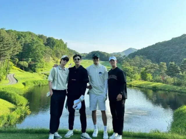 丁一宇与禹棹焕、尼尔 (TEEN TOP) 一起打高尔夫球……“有趣的一天”