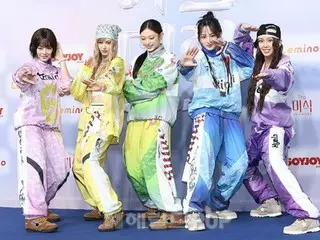 [照片]“NewJeans”出现在“2024 SBS 歌谣大战SUMMER”的蓝色地毯上...俏皮的姿势