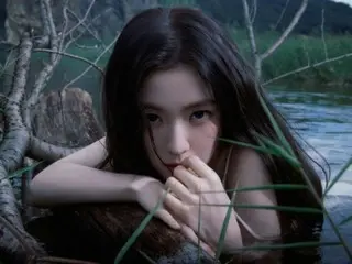 “RedVelvet”IRENE，压倒性的视觉效果……“Like A Flower”预告片让你无法移开视线