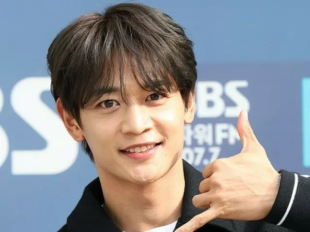 “SHINee”珉豪继电视剧和话剧歌手后又出现在综艺节目中……他将担任《奔跑吧火女》的特约教练