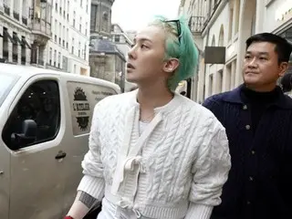 《BIGBANG》G-DRAGON变身薄荷发后公开巴黎日常生活