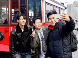 MONSTA X 的 Shownu 和 Jooheon 首次访问土耳其，受到国宾般的待遇......人气爆棚（便利店餐厅）