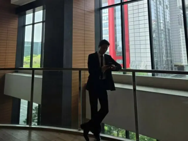 俊秀（Xia）光看轮廓就很帅气