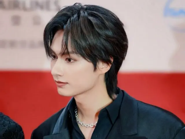 SEVENTEEN 成员 Jun 受邀参加中国上海国际电影节...走上红毯