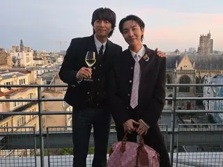防弹少年团 J-HOPE 和演员孔侑在巴黎
