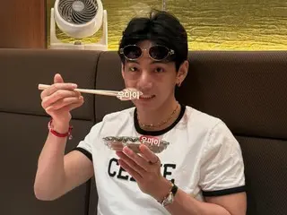 BTS 的 V 分享了他在日本吃寿司和度假的最新动态