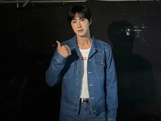 东方神起允浩（U-KNOW）公开越南活动出场证明照...可爱的竖起大拇指姿势