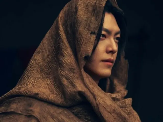 尽管评价褒贬不一，金宇彬和秀智的《魔灯》还是在 10 个国家中排名第一。