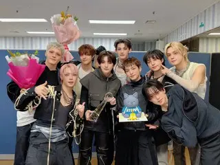 &TEAM 在《音乐银行》节目中荣获第一名，斩获三冠王……“这是 LUNÉ 为我们设立的特别奖项，我们将用精彩的演出来回报他们。”